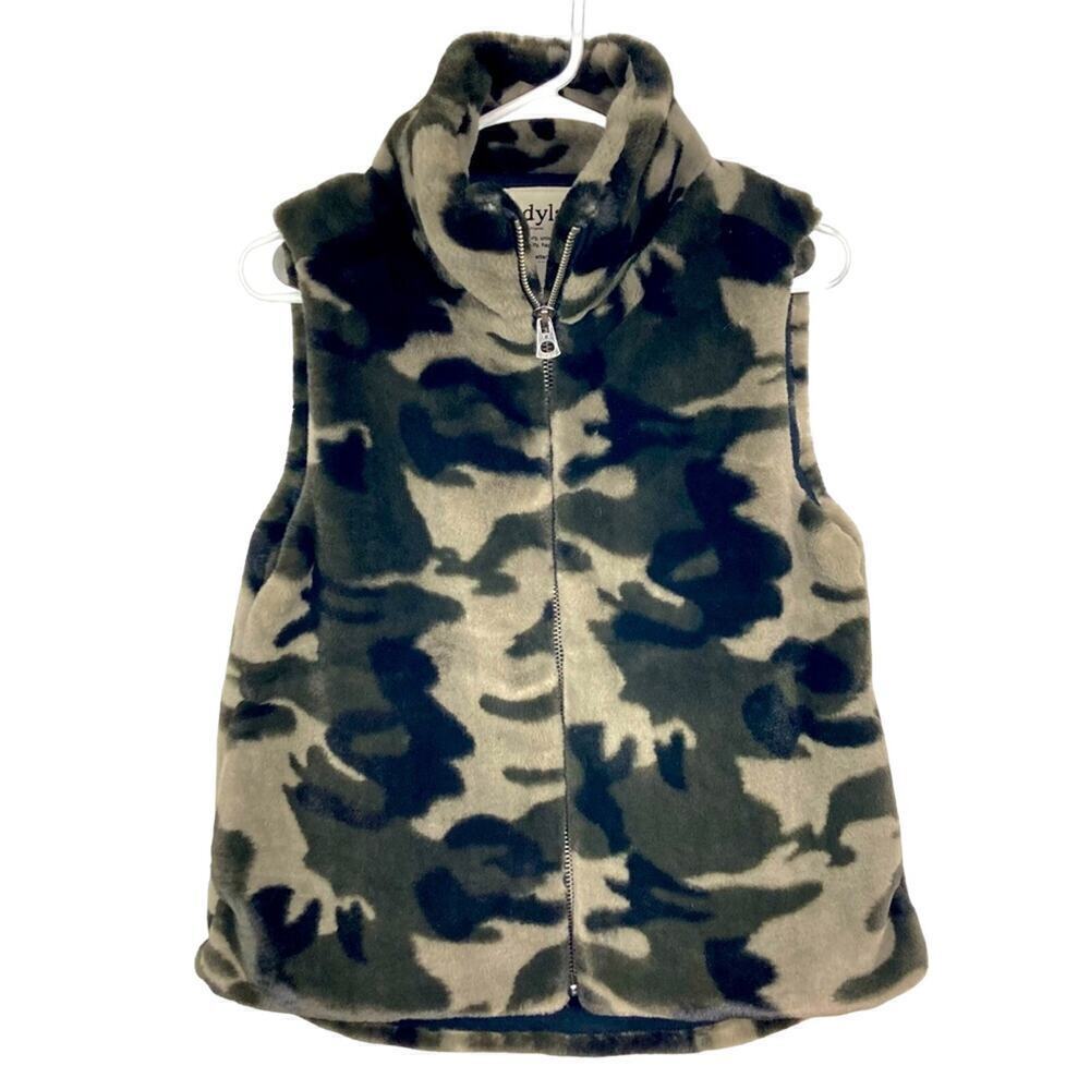 DYLAN Camo Soft Faux Fur Love Vest